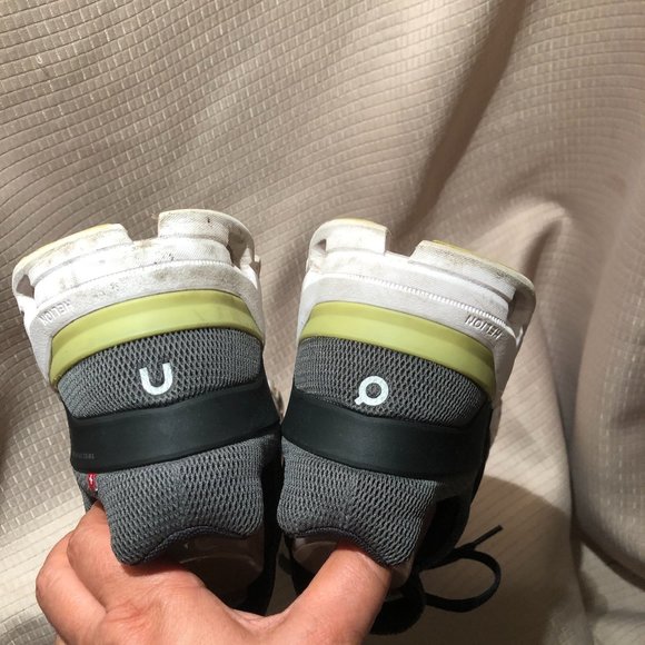 On running cloudswift men charcoal gray and yellow running shoes, 12 - Picture 10 of 16